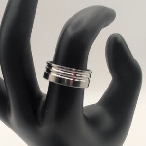 NWOT Silver Toned Textured Stripe Men's Ring Stainless Steel